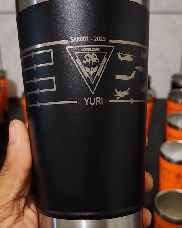 Copo preto para equipe